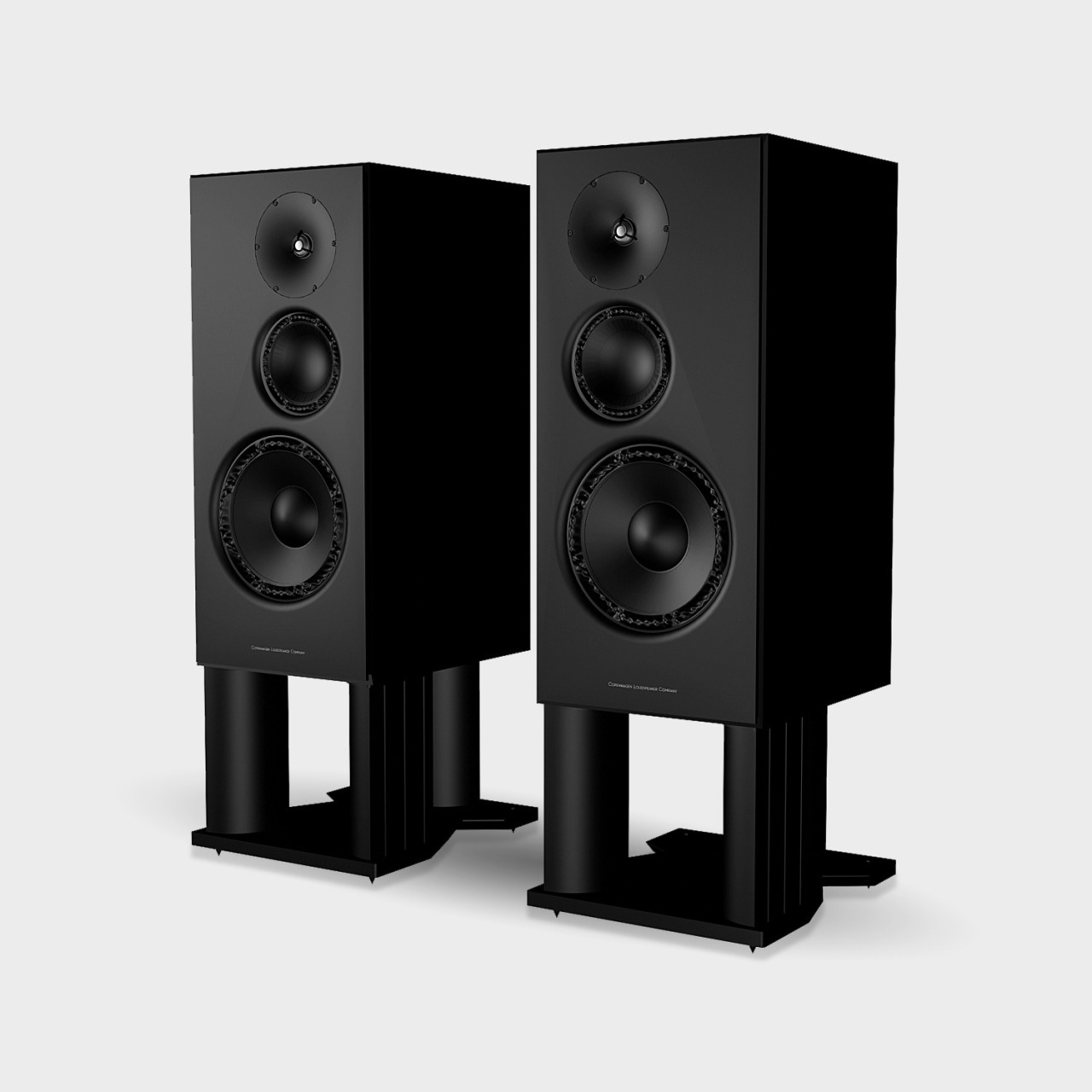 clc65_persp2_black_grey_2.jpg